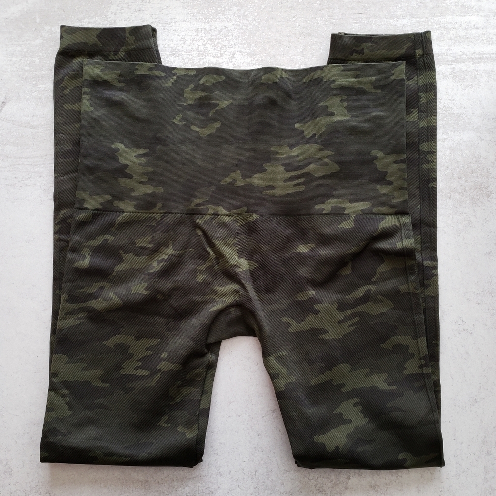 SPANX High Rise Seamless Camo Leggings Army Green SZ 1X - Picture 4 of 4